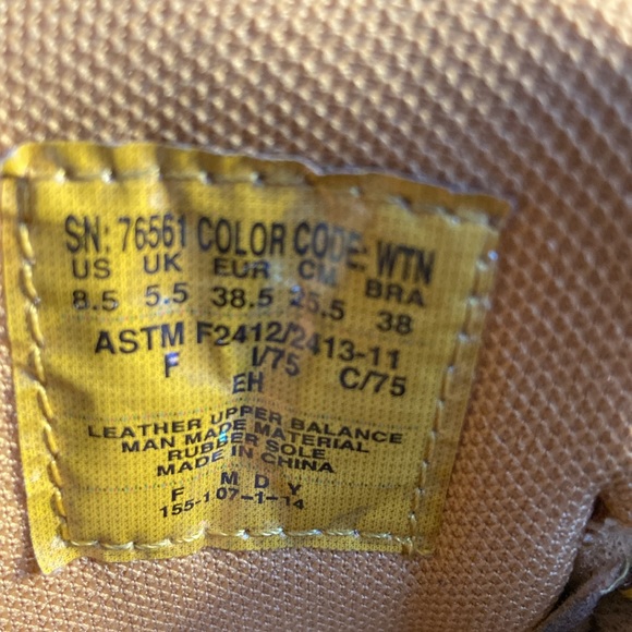 Skechers Relaxed Fit hiking boots lightly worn size 8.5 Tread shows no wear - Picture 7 of 9